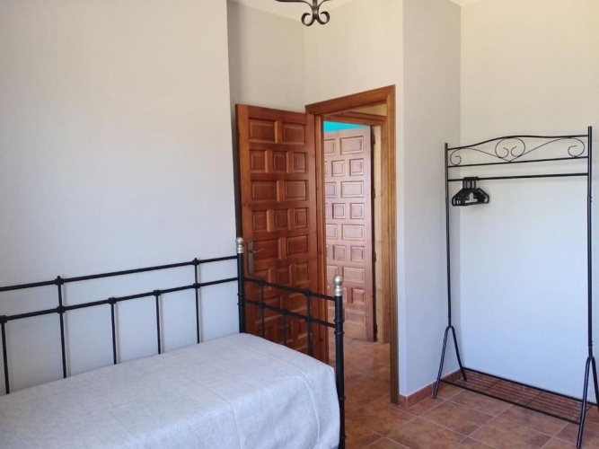 4 Bedrooms Cottage