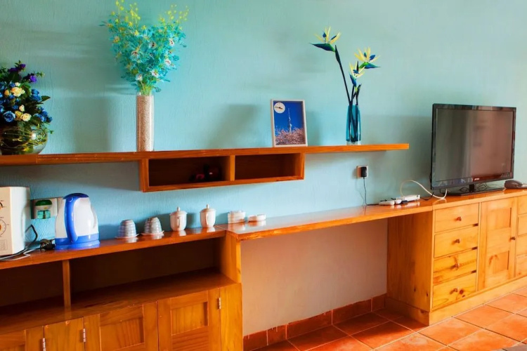 Ling Hai Apartment