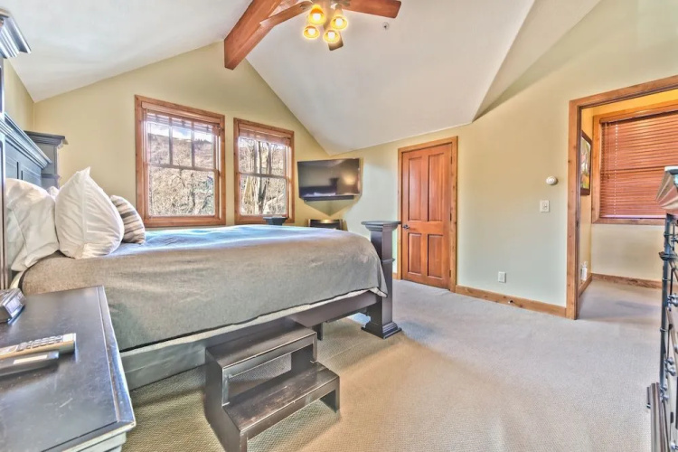 Abode on Nakoma Home