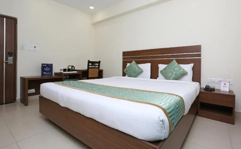 Hotel Golden Leaves