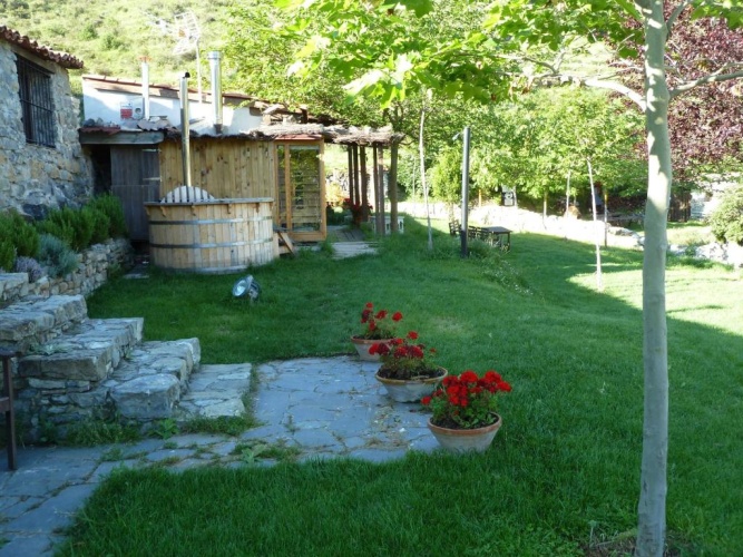 2 Bedrooms Villa