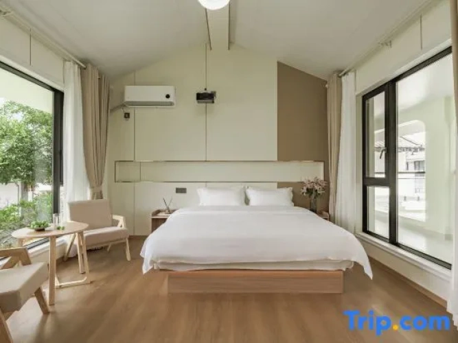 Standard Double room with balcony and with mountain view