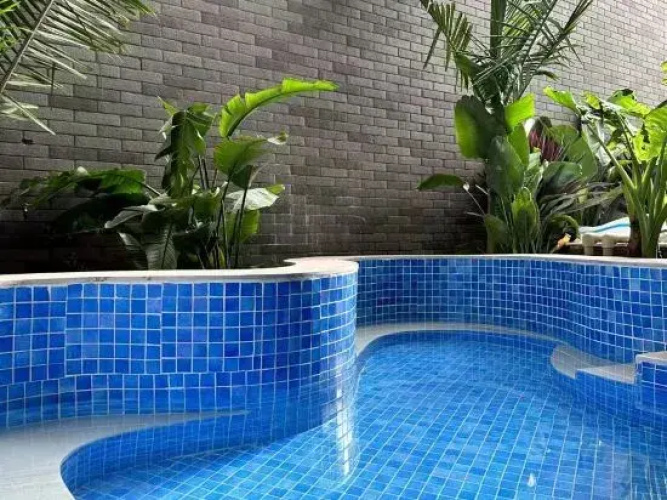 Huquan Bund Hotel