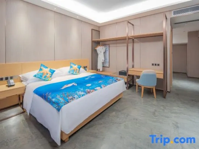 Twin Family Suite with garden view