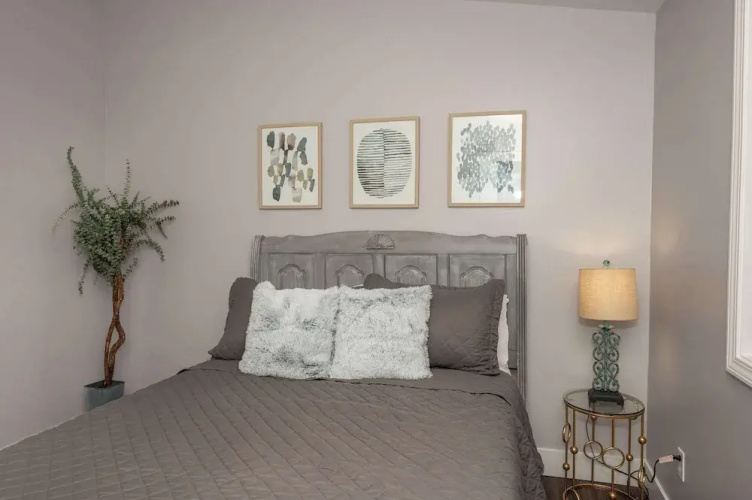 Heart of Mainstrasse Apt 2