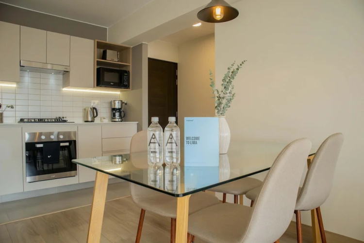 w Impressive 2BR With Balcony in Miraflores