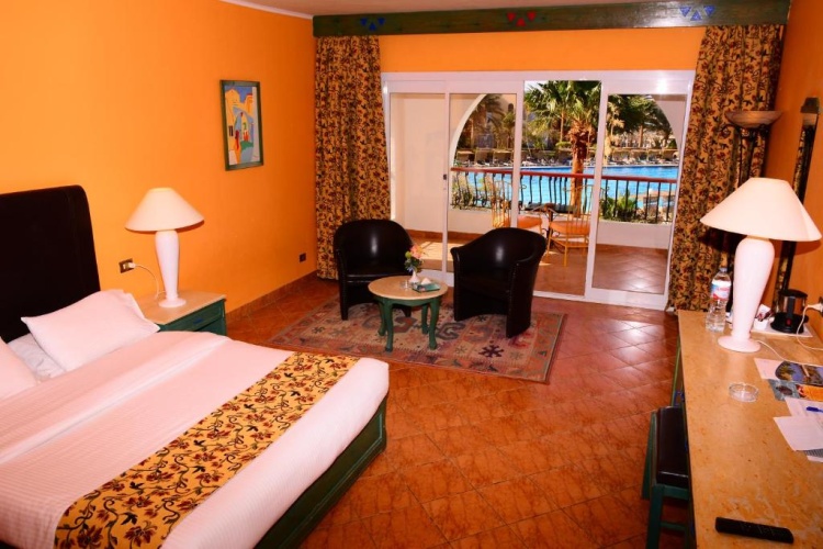 Azur Twin room with pool view