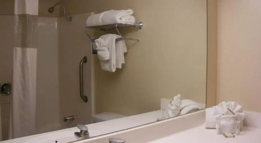 Baymont Inn & Suites Orlando