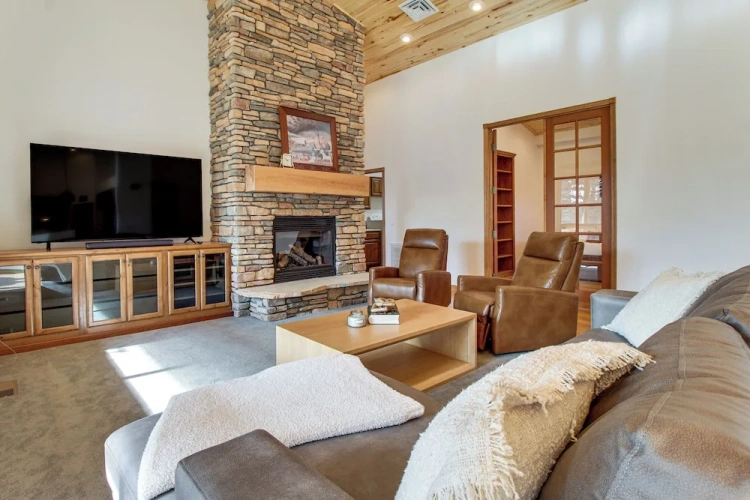 4 Bedrooms Cottage