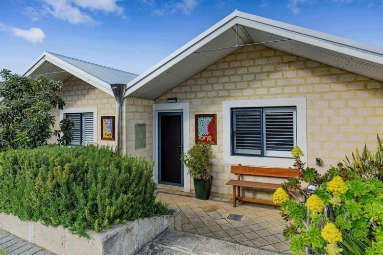 2 Bedrooms Single Apartment