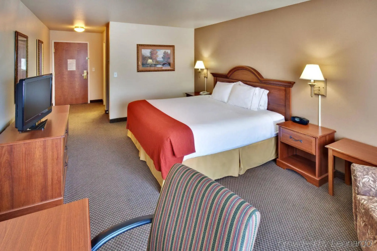 Garner Hotel Brookings by IHG