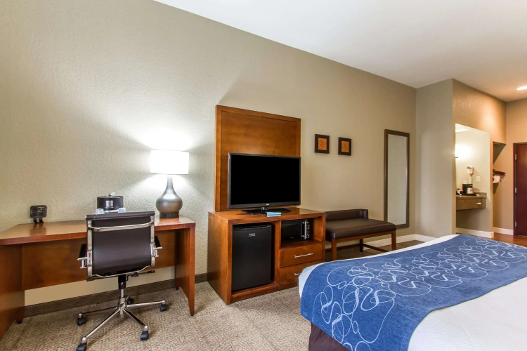 Comfort Suites Mattoon East