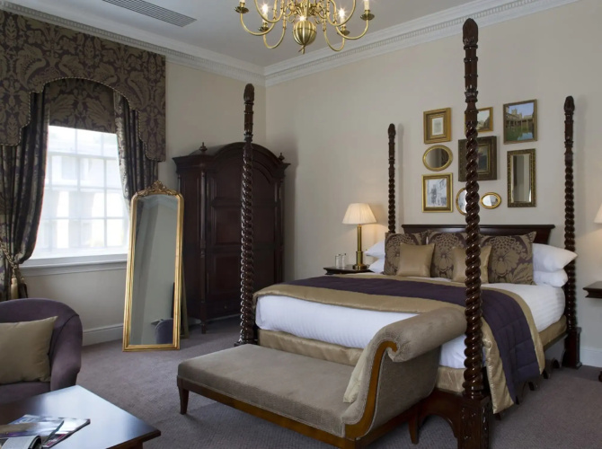 Bailbrook House