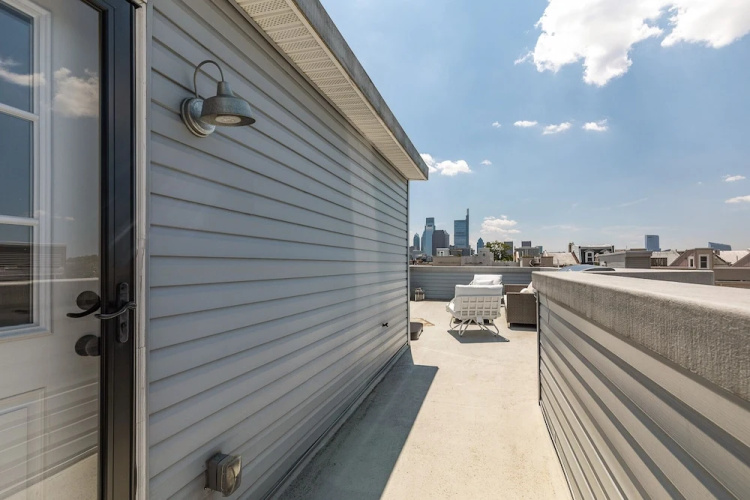 Trendy Fairmount Gem Roof Deck