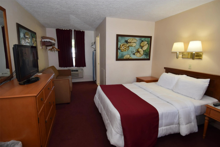 Knights Inn Oswego