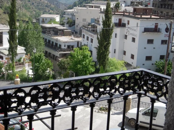 2 Bedrooms Apartment with mountain view