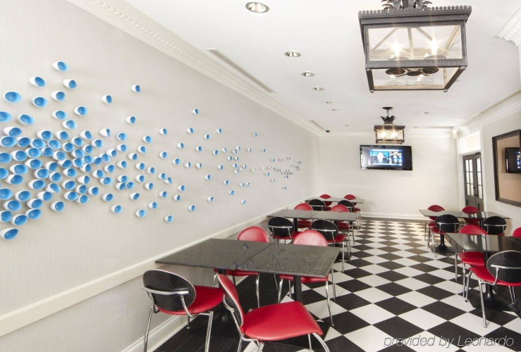 Hotel Cass - A Holiday Inn Express at Magnificent Mile photo 19