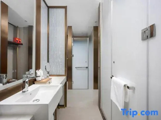New Century Mingting Hotel in Xucun, Haining, Jiaxing