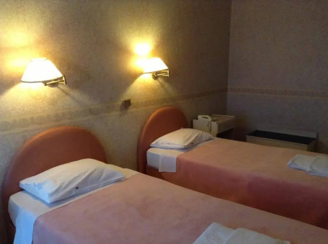 Plotini Hotel