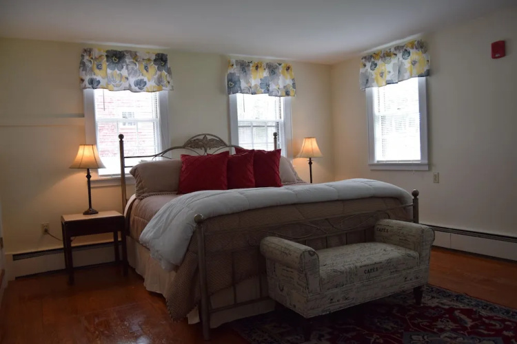 New Hampshire Mountain Inn