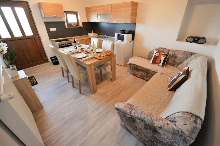 Apartments Jernej