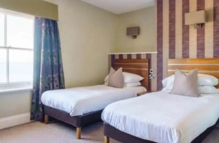 Economy Twin room with sea view