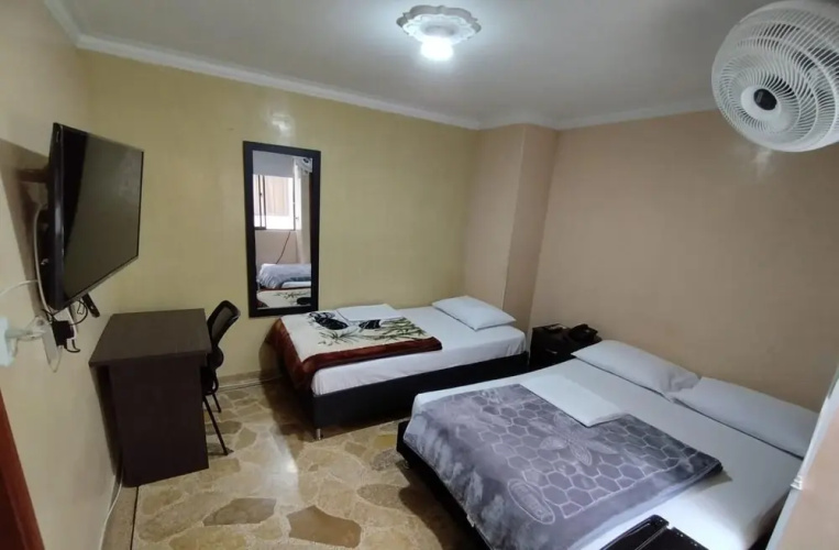 hotel golden suite.