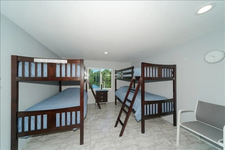 Beach N Lake - 3 Br Home