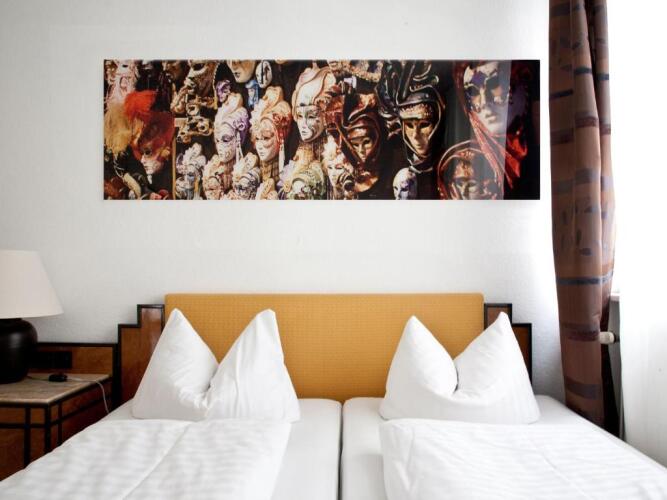 The Suite Hotel GardenOver view