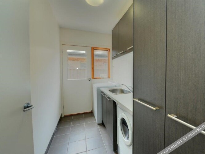 Newington LakehouseOver view