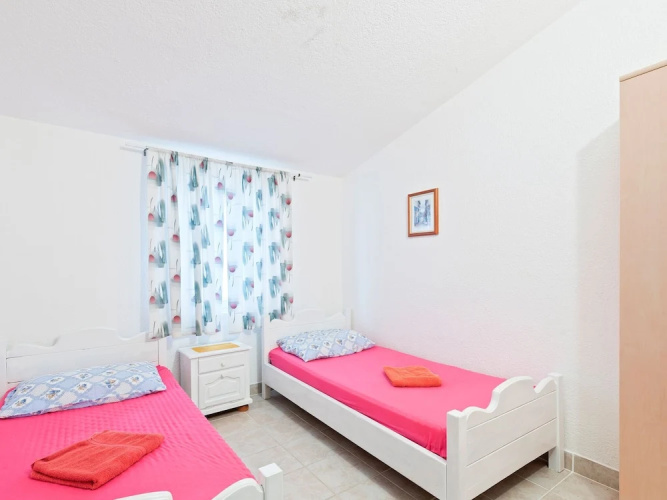 Comfortable Apartment With Large Covered Terrace