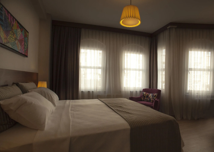 Cordis Hotel