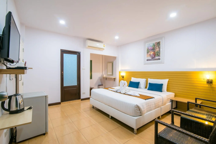 Naruchol Hotel