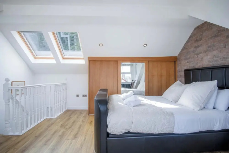 Overland Road 4 Bed House Mumbles