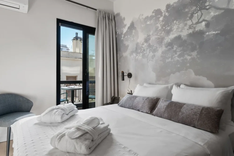 Standard Double room with balcony and with partial sea view