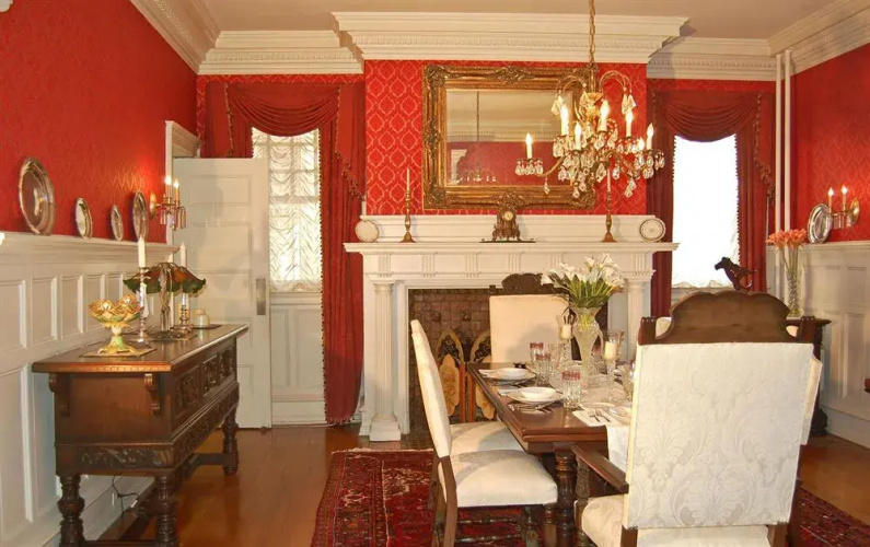 The Albanus Phillips Inn