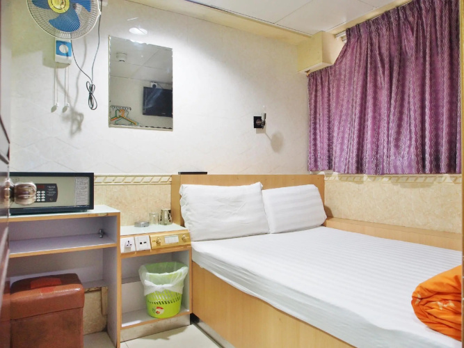 Everest Hostel