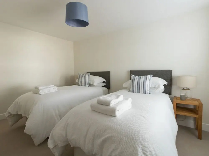 Cove Lodge