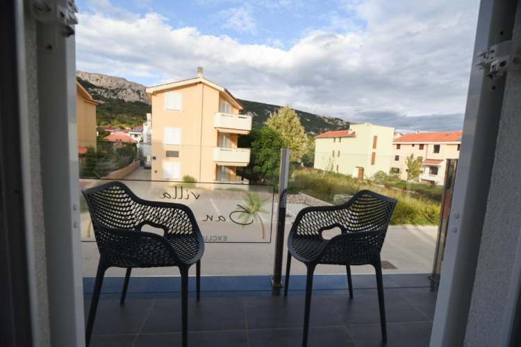 Apartment with balcony