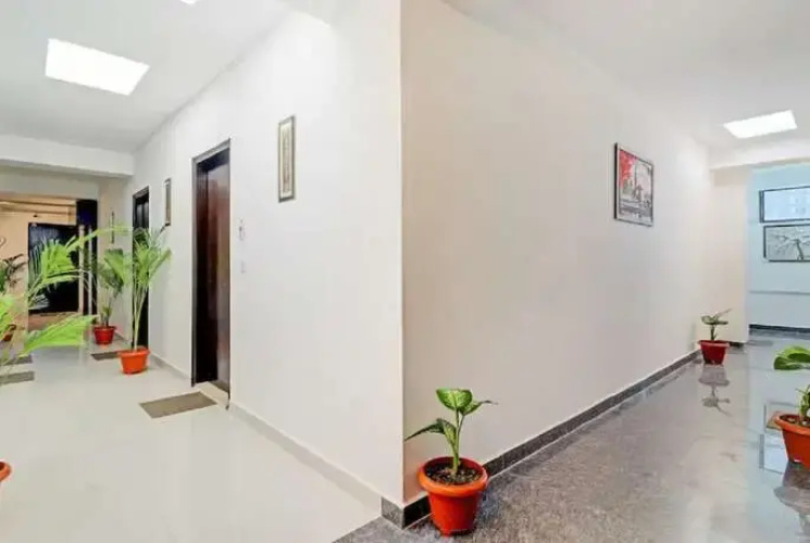 Goroomgo Vasundhara Grand Ghaziabad