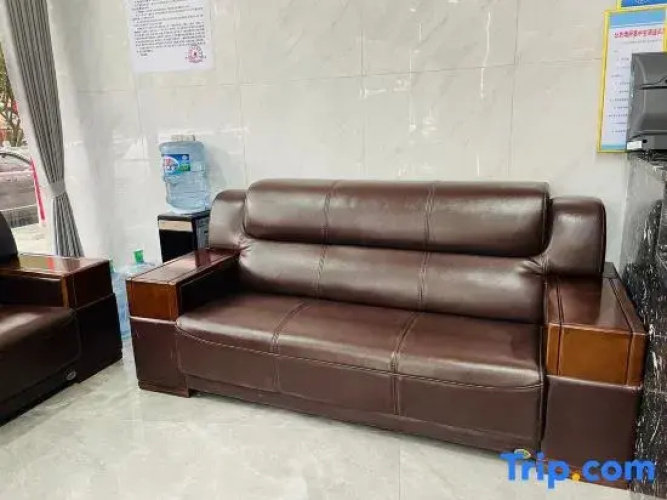 Xinlong Hotel, Dongfang