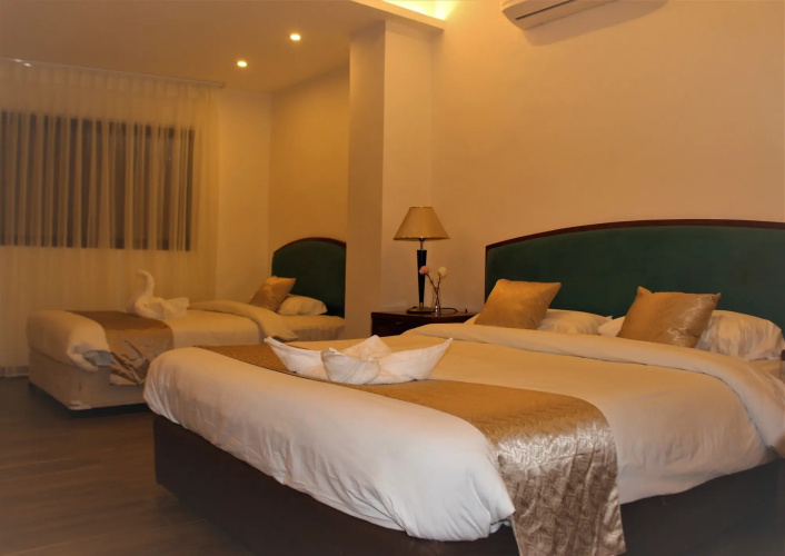 New MerryLand Hotel