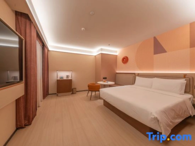 Standard Double room with street view