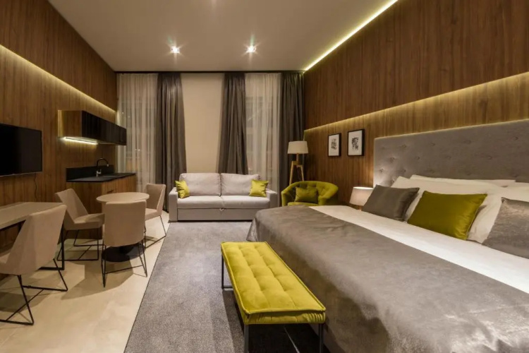 Dezman Luxury Center