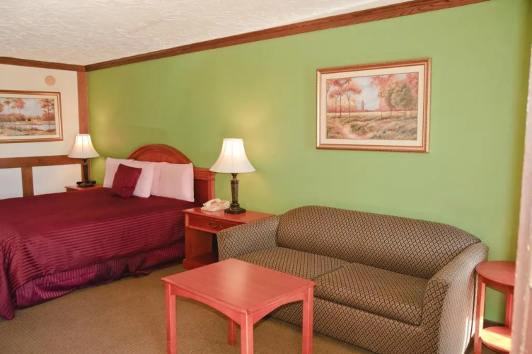 Victorian Inn & Suites