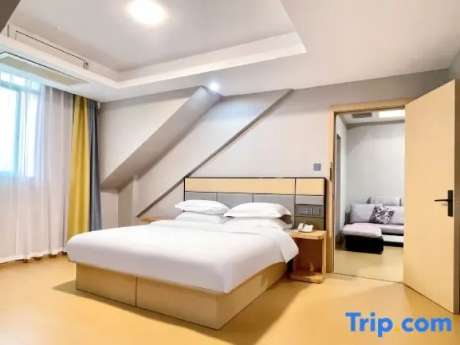 Executive Suite with city view