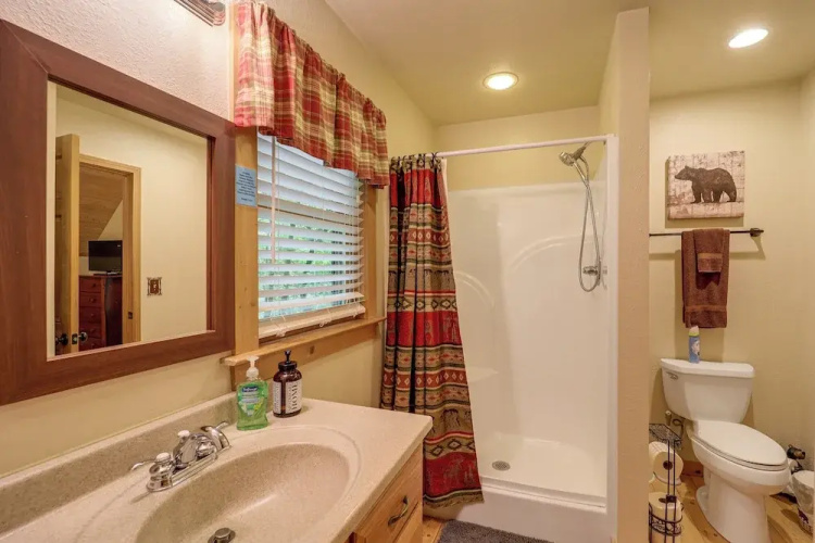 Private Cabin on 2 Acres: Hot Tub, 10 Mi to Boone!