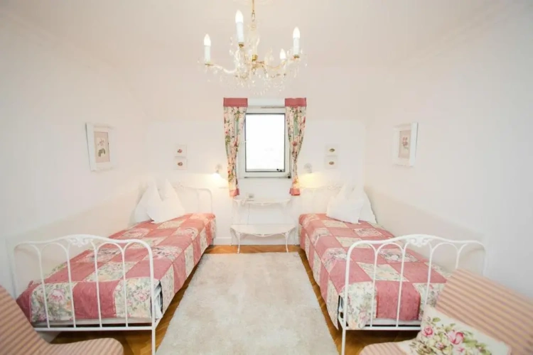 Classic Twin room