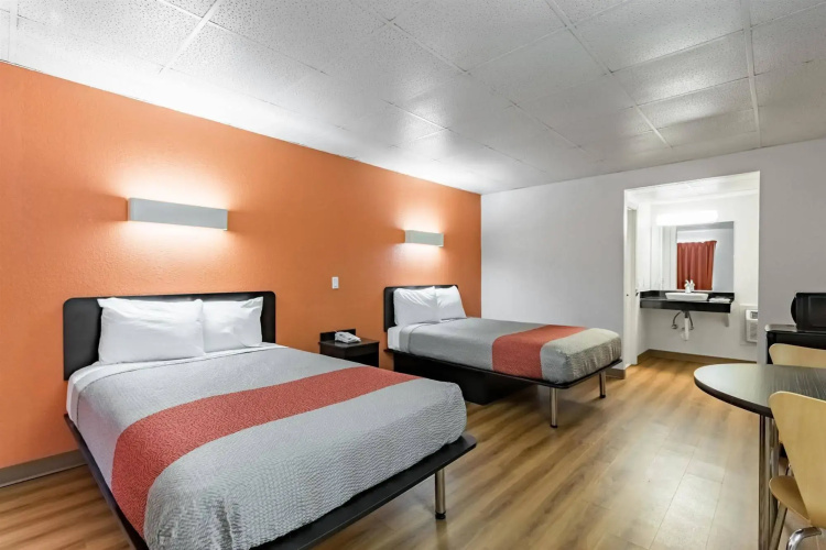 Motel 6 Walterboro, SC