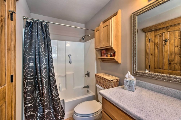 4 Bedrooms Cottage